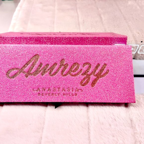 ABH Eyeshadow Palette - Picture 2 of 2